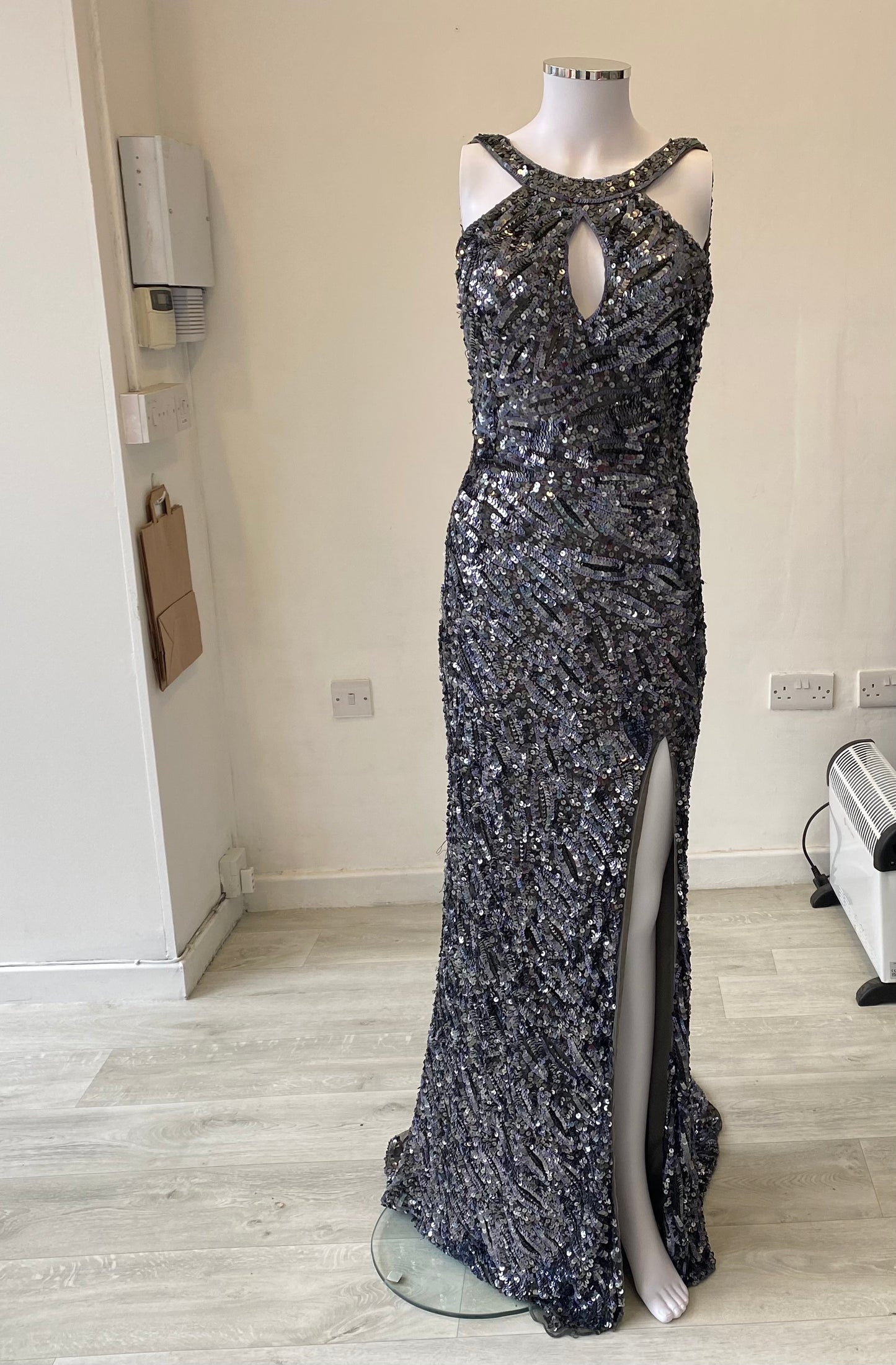 Mac Duggal Pewter Sequinned Full Length Gown Prom Dress Size 6-8