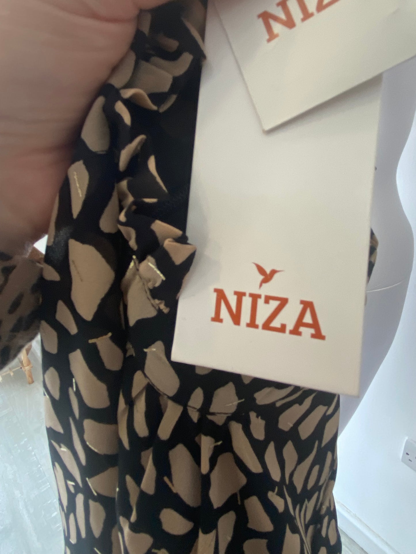 Niza Beige and Gold Patterned Dress Size 14-16