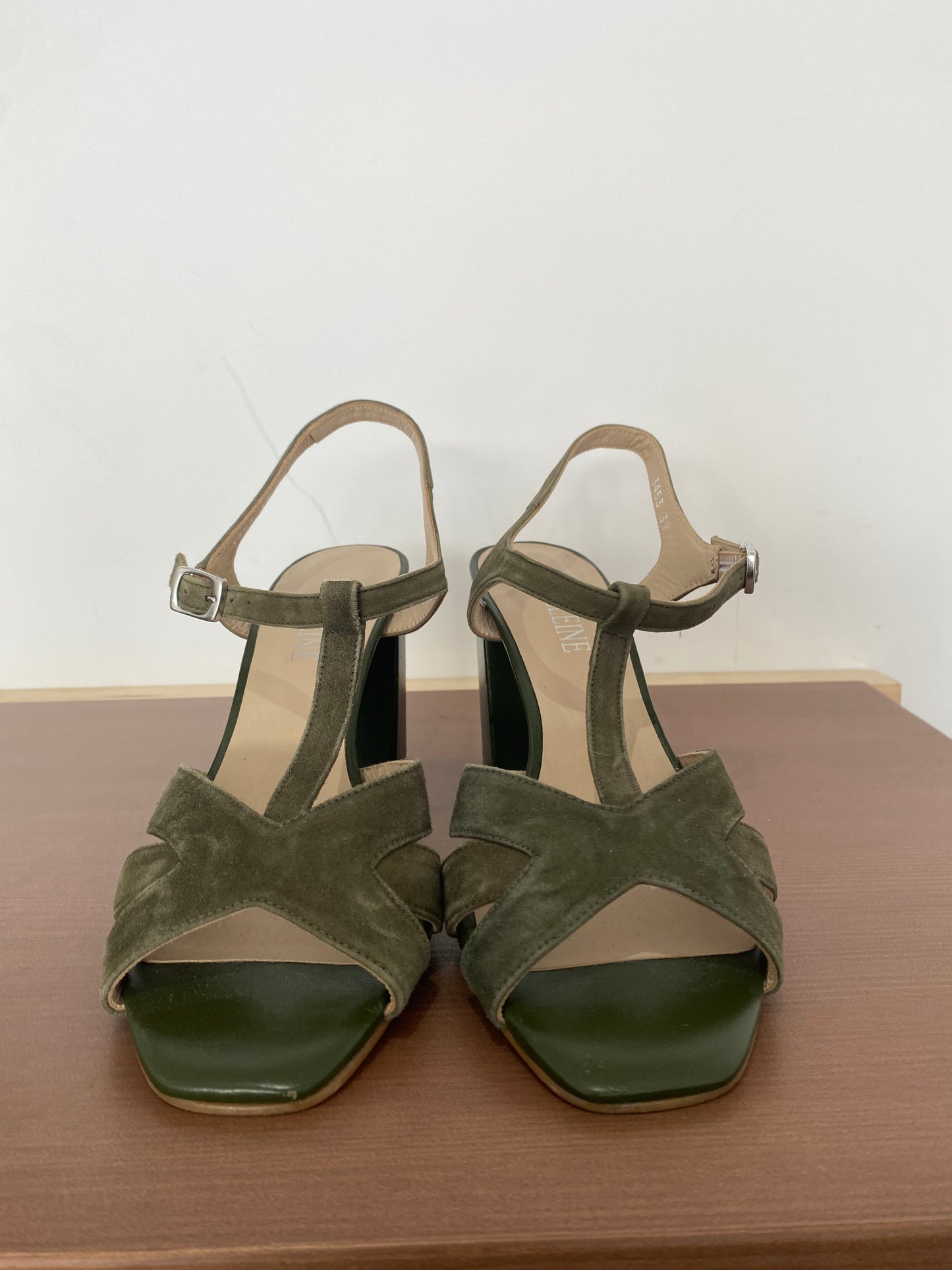 Madeleine Sage Green Sandals Size 6