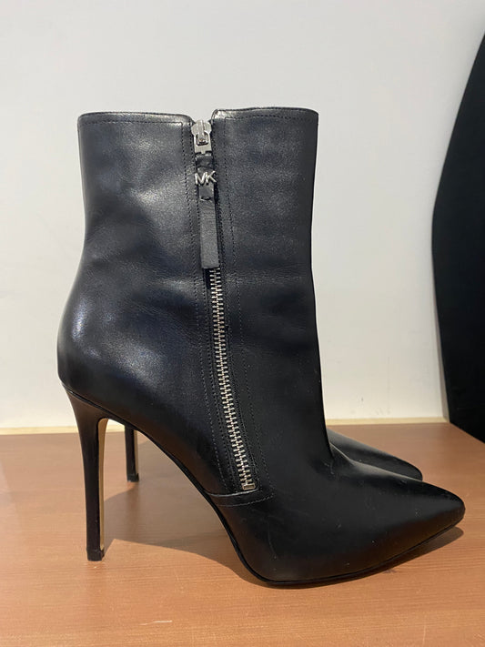 Michael Kors Black Leather Heeled Boots Size 7 with box