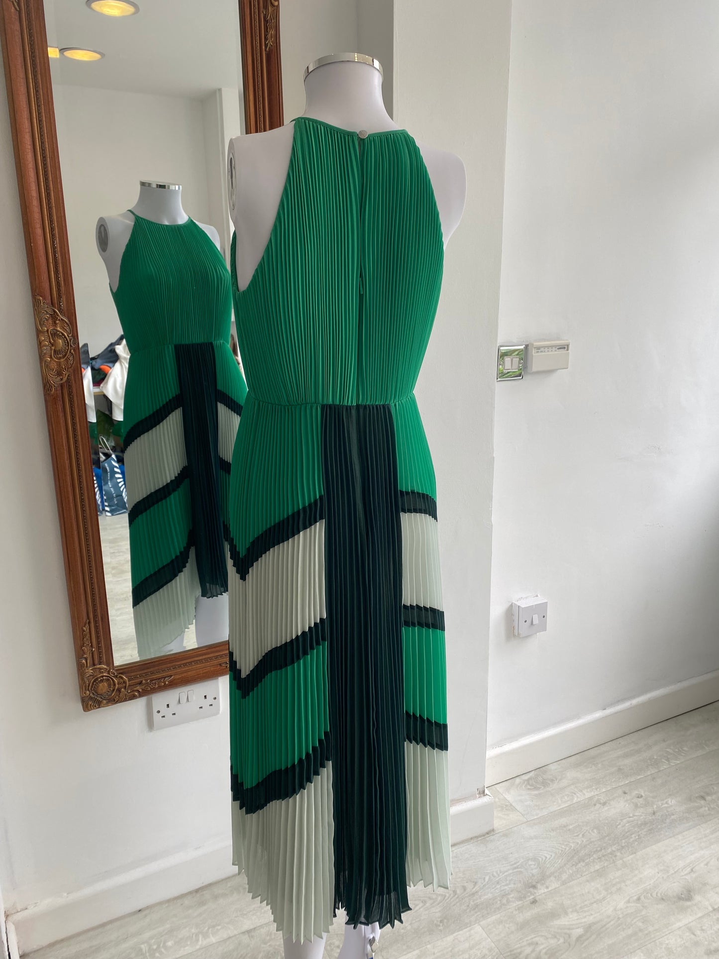 Ted Baker green pleated dress size 8