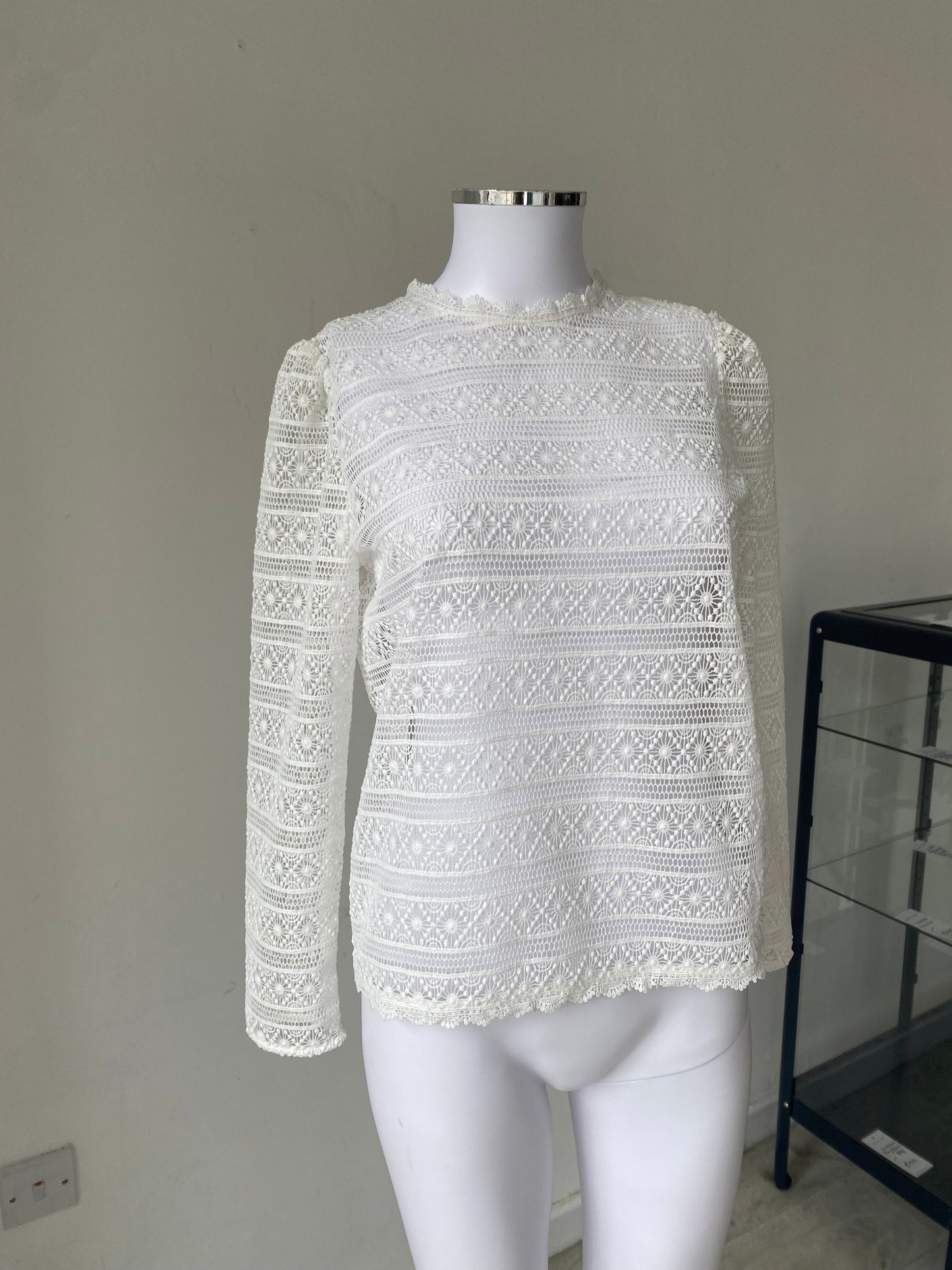 Oliver Bonas White Lace Top Size 6