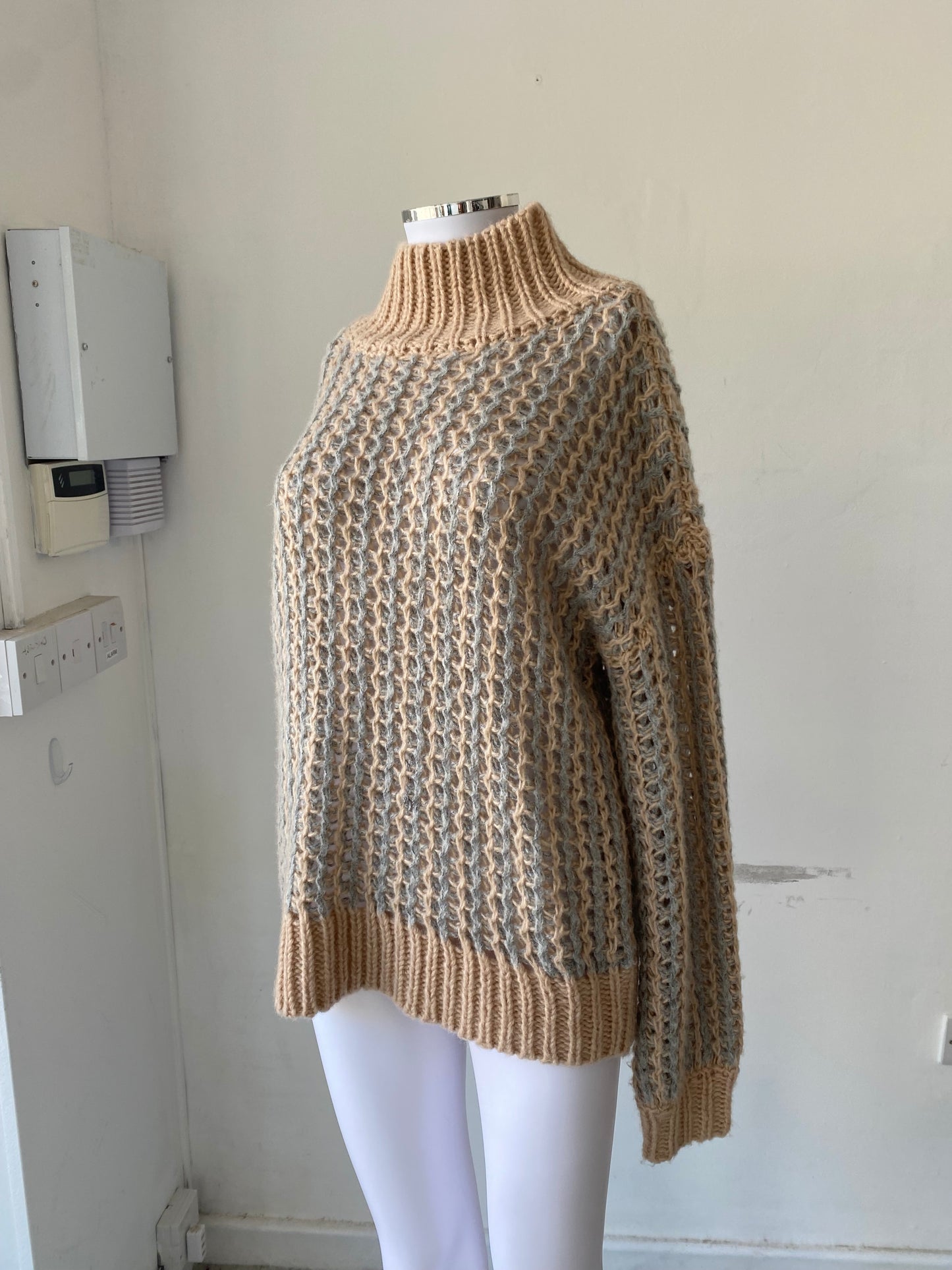 Reiss Beige and Grey Jumper Size XS 8-12