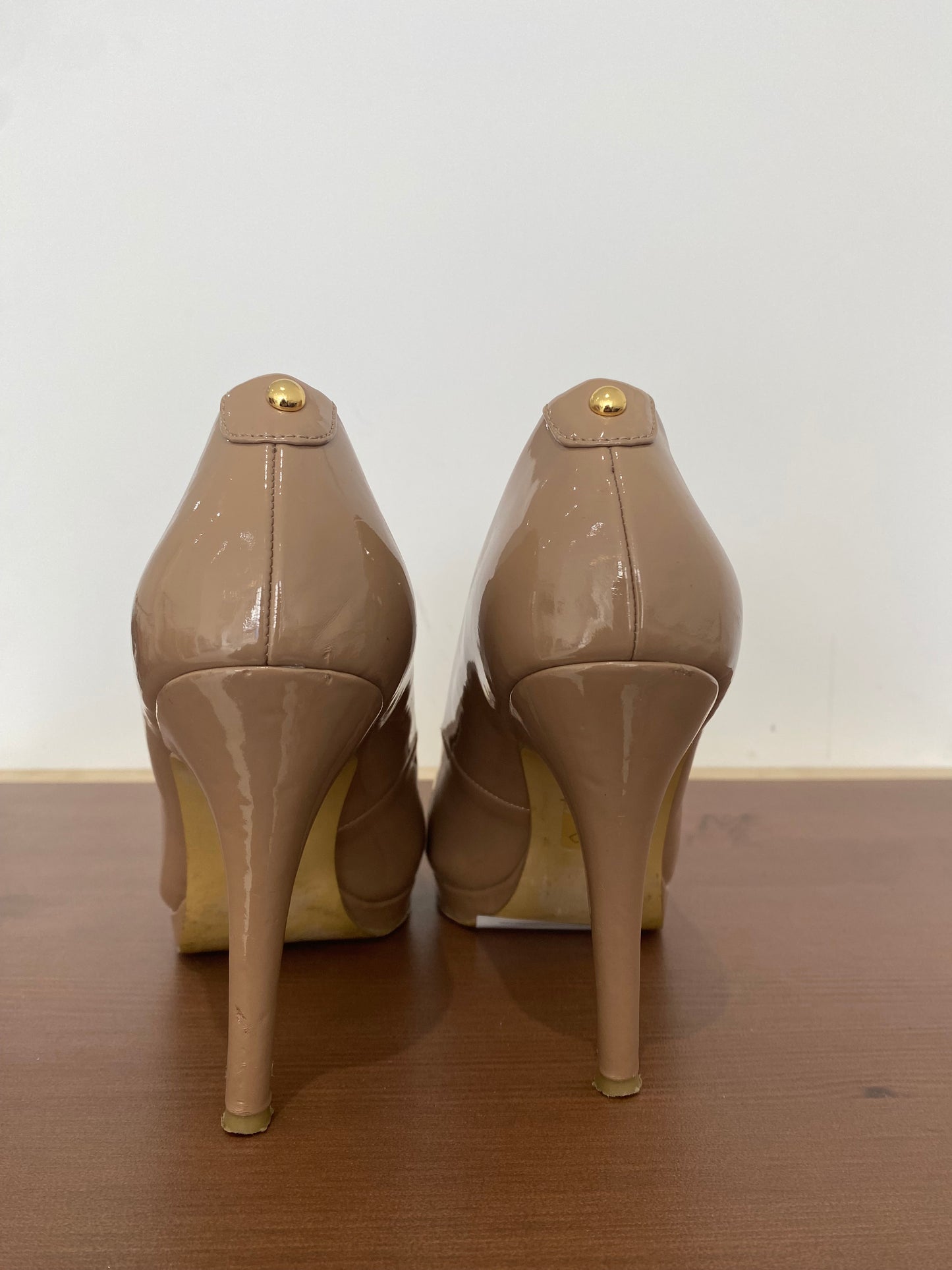 Moda In Pelle Beige Patent Shoes Size 4