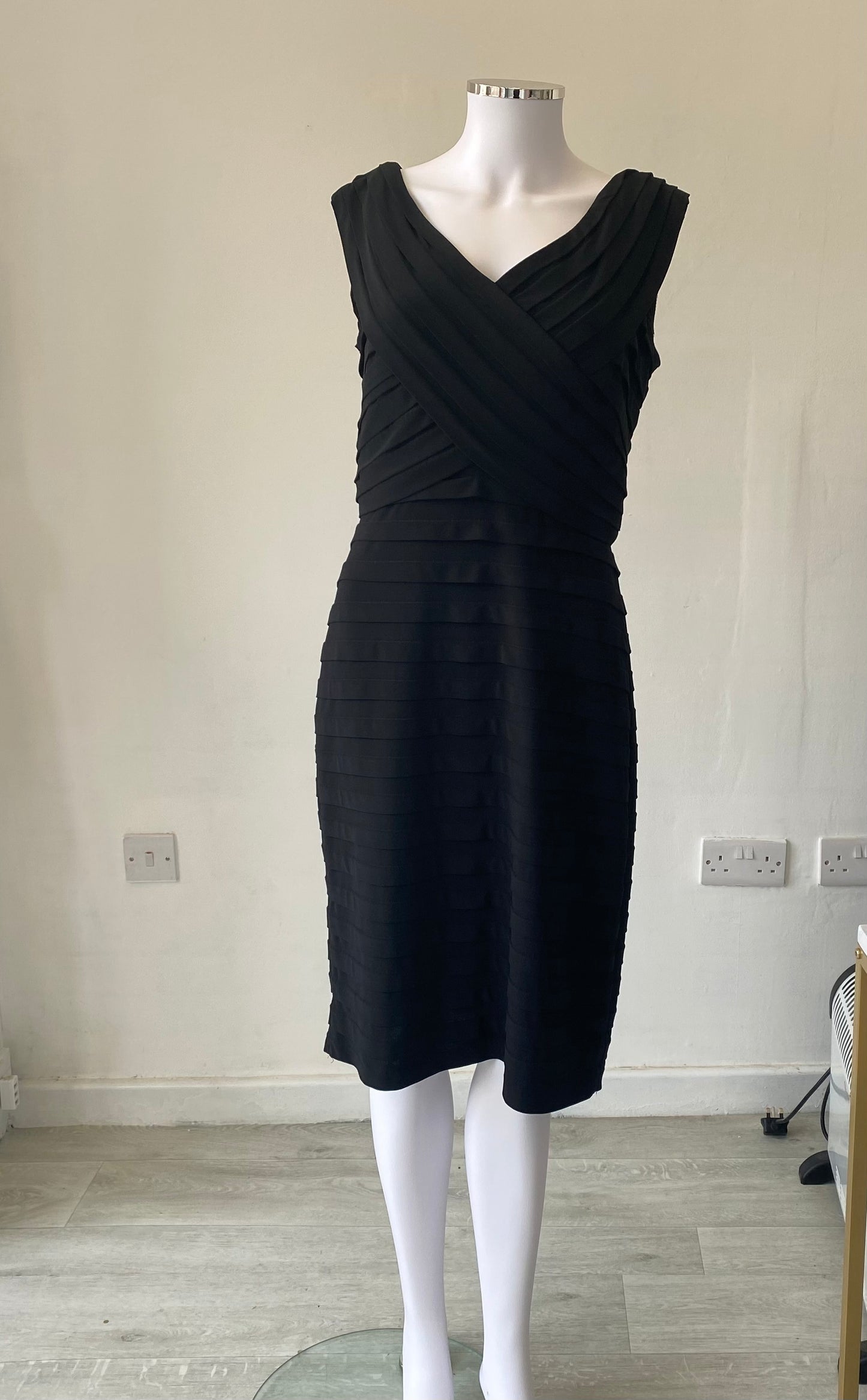 Adrianna Papell Black Dress Size 12