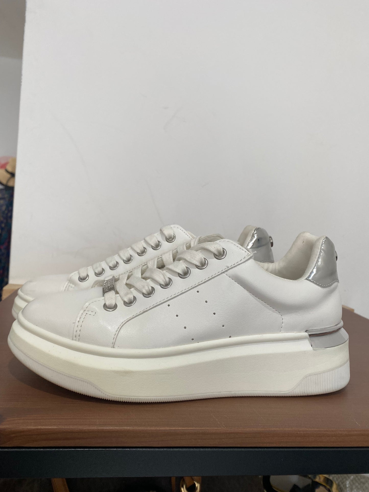 Steve Madden Glacial White Trainers with Box Size 6