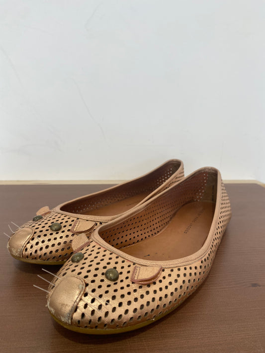 Marc by Marc Jacobs Gold Flat Leather Die Cut Pumps with Mouse Face Size 5