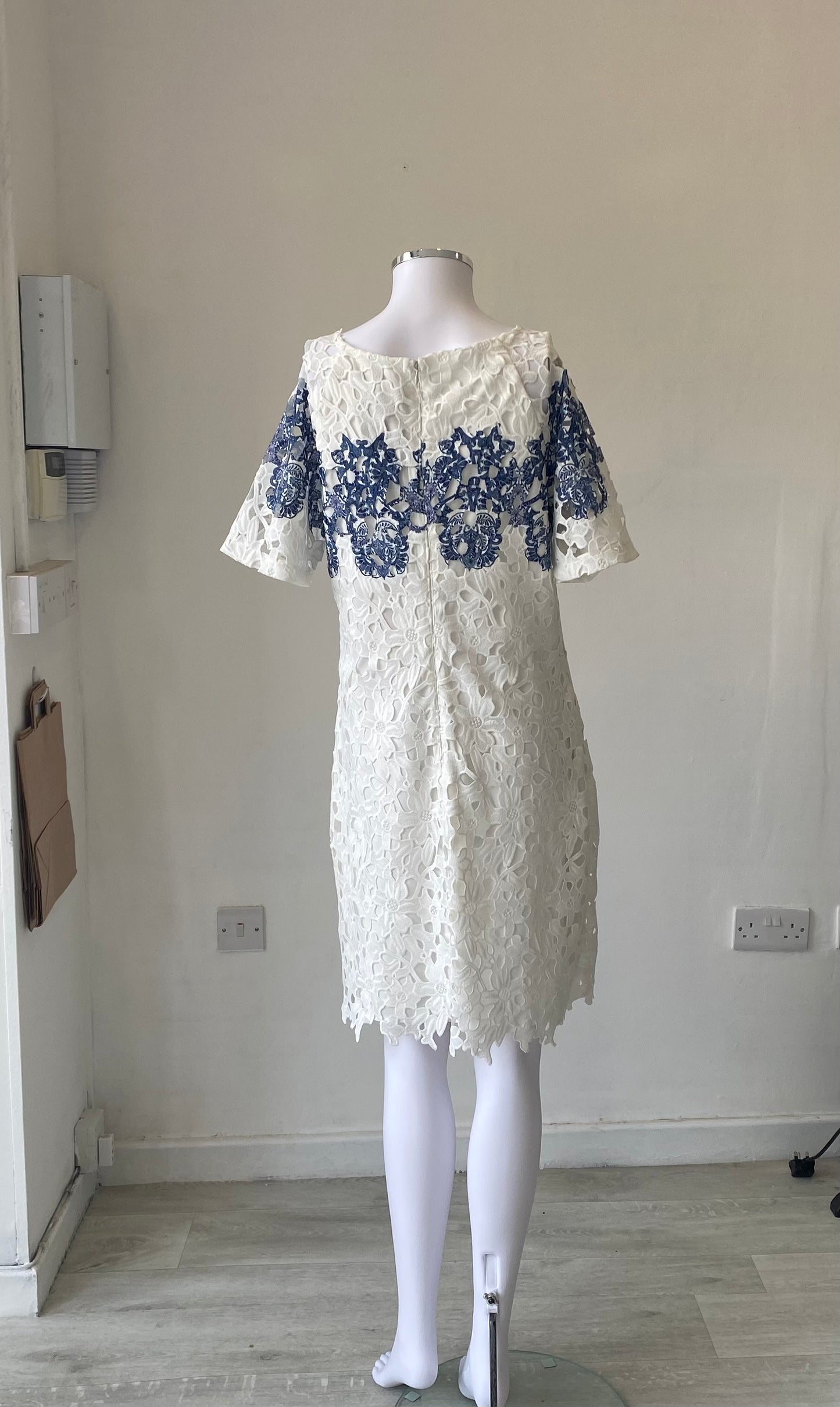 Belle Badgley Mischka White Dress Size 14