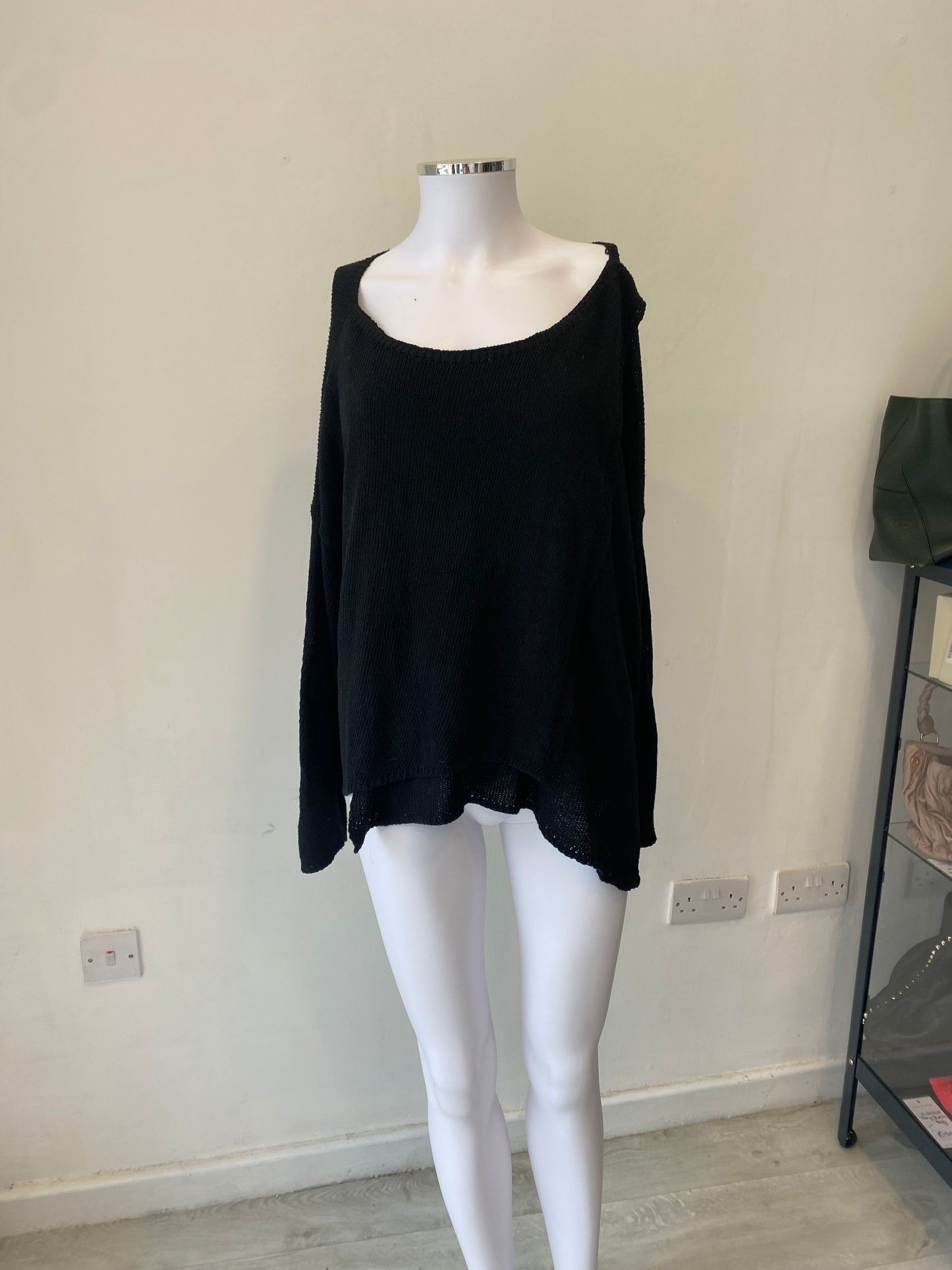 Diverse Black Jumper Size 12