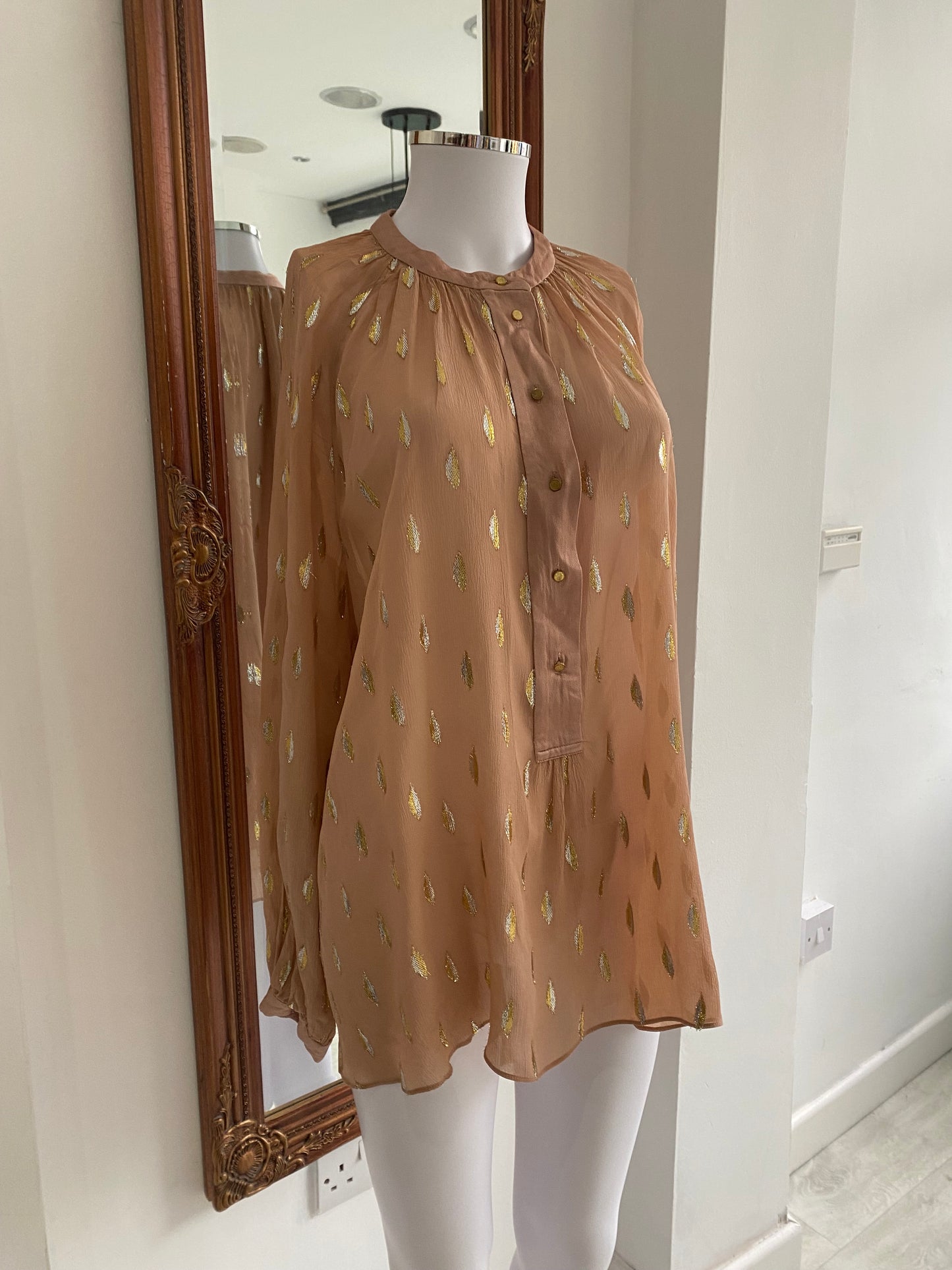 Gustav Beige Floaty Top Size 14