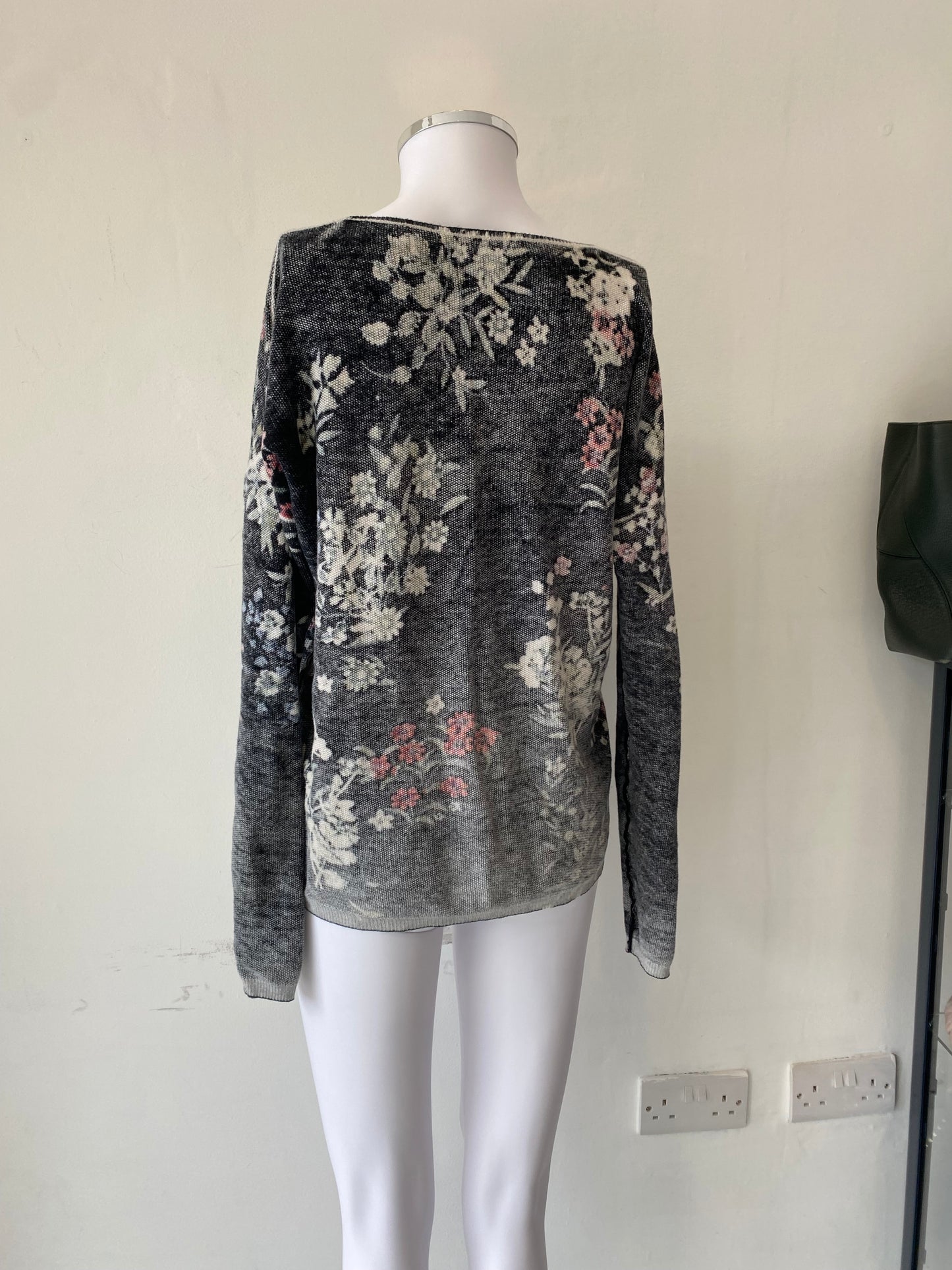 Oui Reverse Floral Print Jumper Size 14