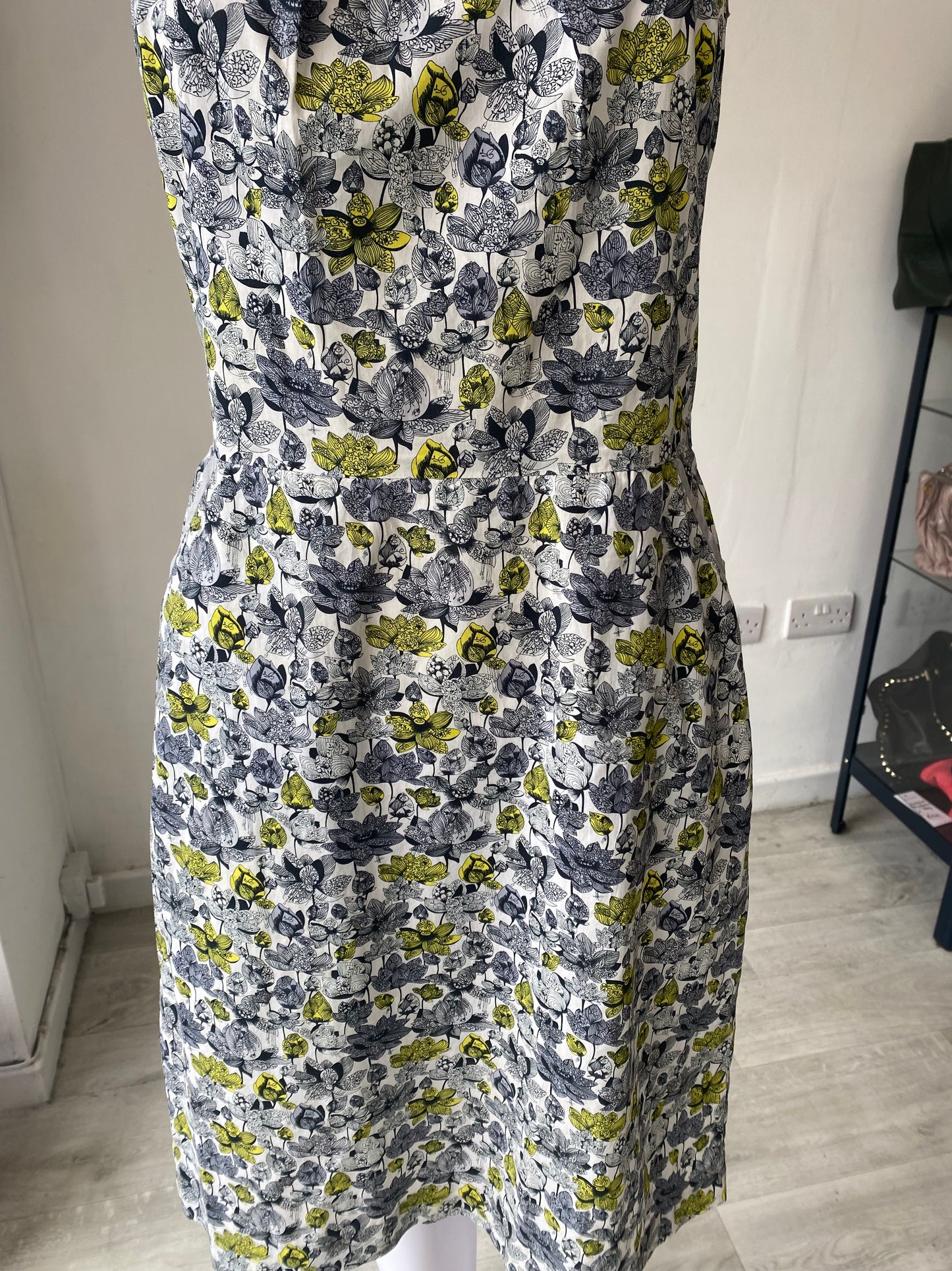 Allium B Liberty Floral Dress Size Small