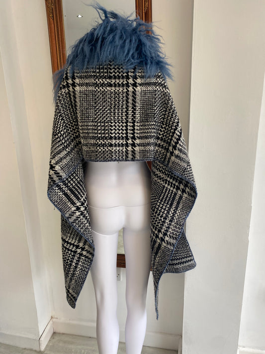 Twin Set Herringbone Shawl with Removable Faux Fur