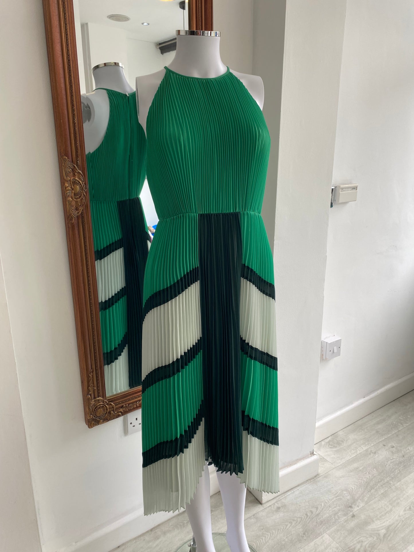 Ted Baker green pleated dress size 8