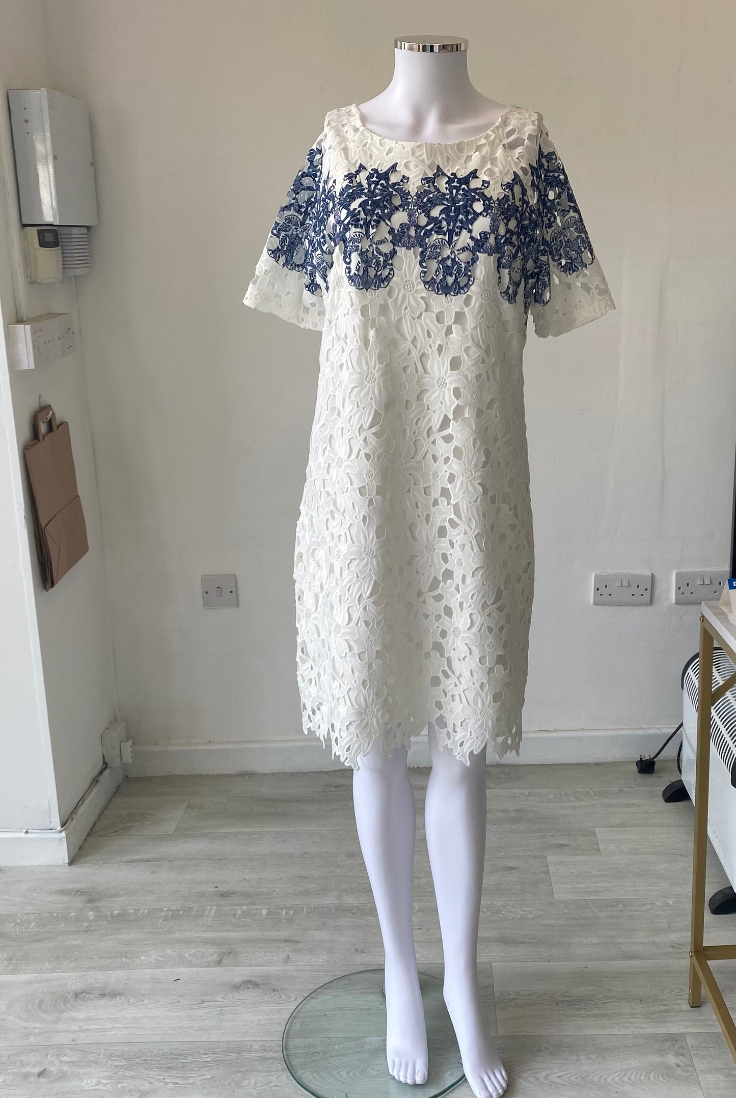 Belle Badgley Mischka White Dress Size 14